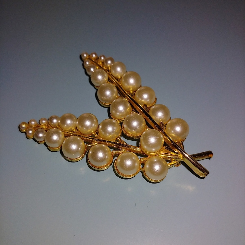 Vintage costume pearl leaf brooch - Picture 7 of 7